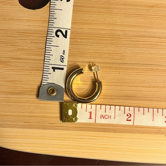 Ornapedia 18K Gold Plated Hoop Earrings - NWT - Picture 4 of 6